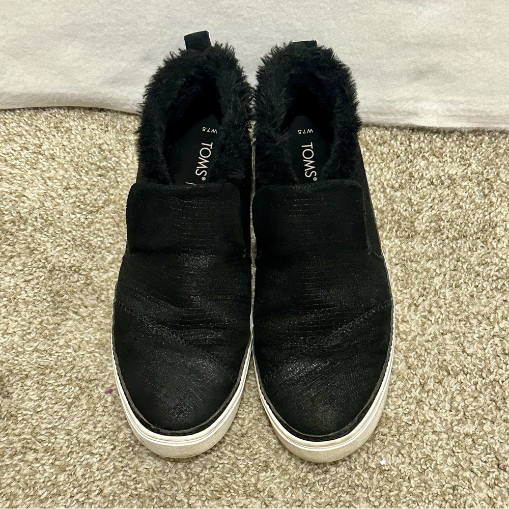 Toms Women’s Paxton Slip On Sneakers Black Faux Fur  Size 7.5